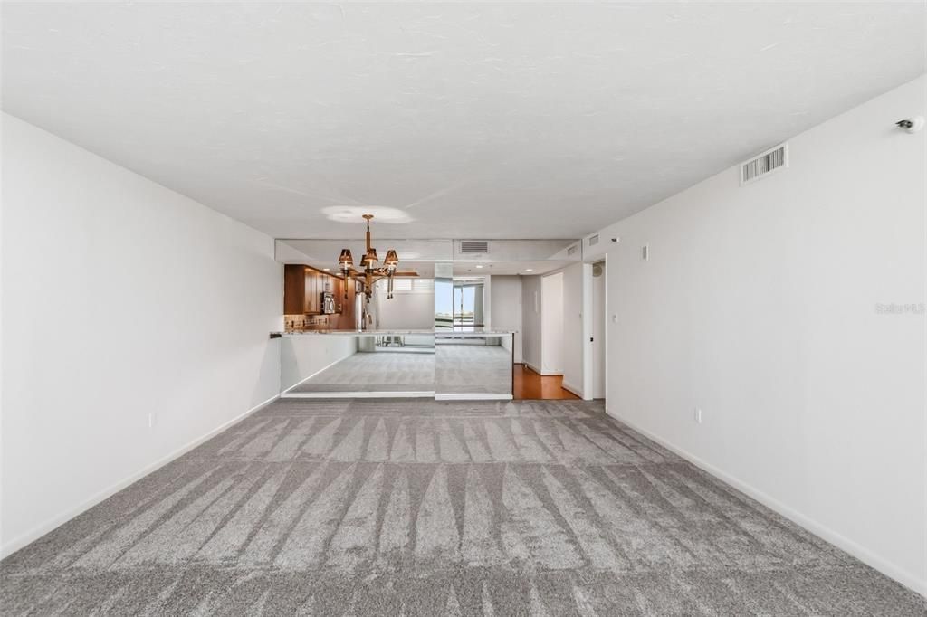 Active With Contract: $799,000 (2 beds, 2 baths, 1555 Square Feet)