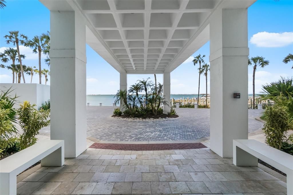 Active With Contract: $799,000 (2 beds, 2 baths, 1555 Square Feet)