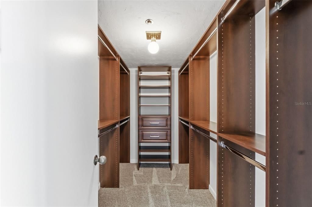 Active With Contract: $799,000 (2 beds, 2 baths, 1555 Square Feet)
