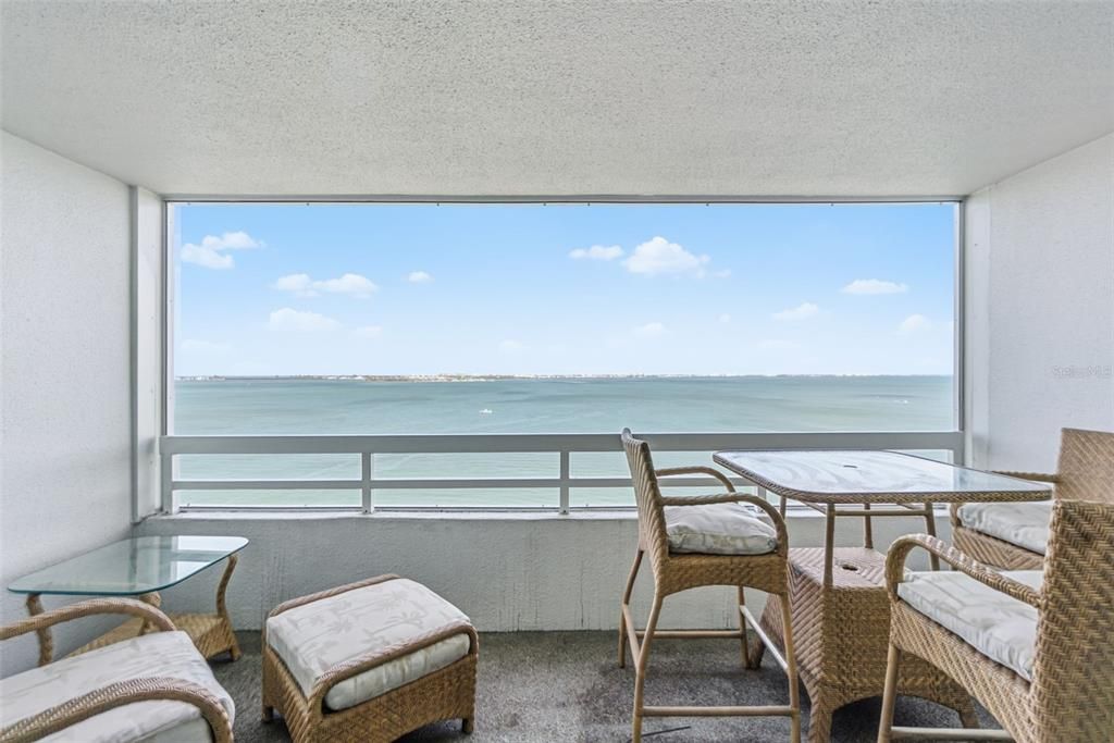 Active With Contract: $799,000 (2 beds, 2 baths, 1555 Square Feet)