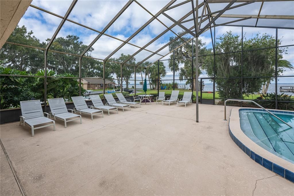 For Sale: $314,900 (3 beds, 2 baths, 1562 Square Feet)