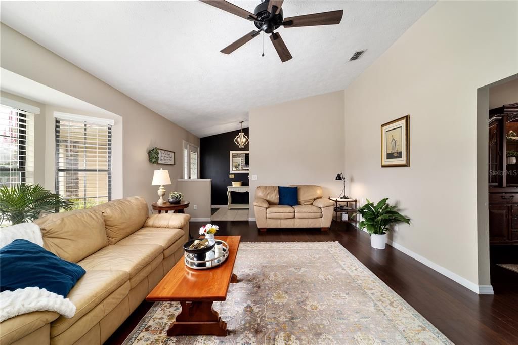 Active With Contract: $350,000 (3 beds, 2 baths, 1909 Square Feet)