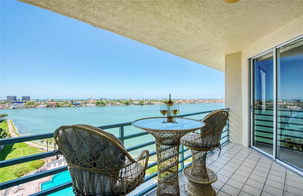 Vendido Recientemente: $439,900 (2 camas, 2 baños, 1145 Pies cuadrados)