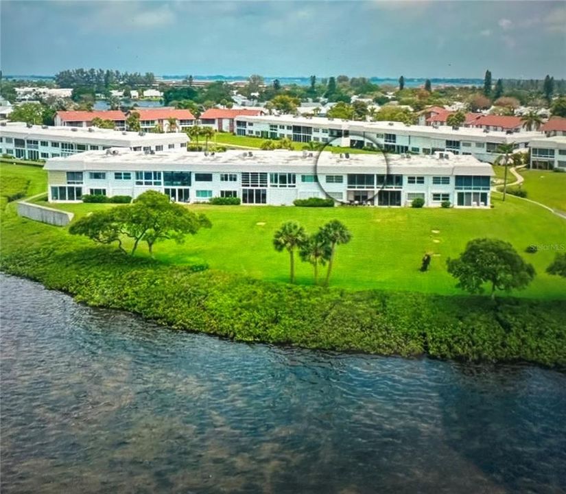 Недавно продано: $435,000 (2 спален, 2 ванн, 1188 Квадратных фут)