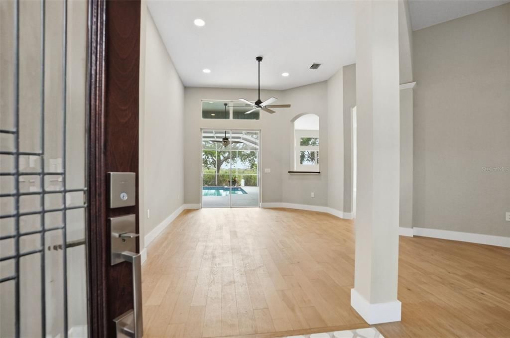 En Venta: $819,900 (3 camas, 2 baños, 2139 Pies cuadrados)