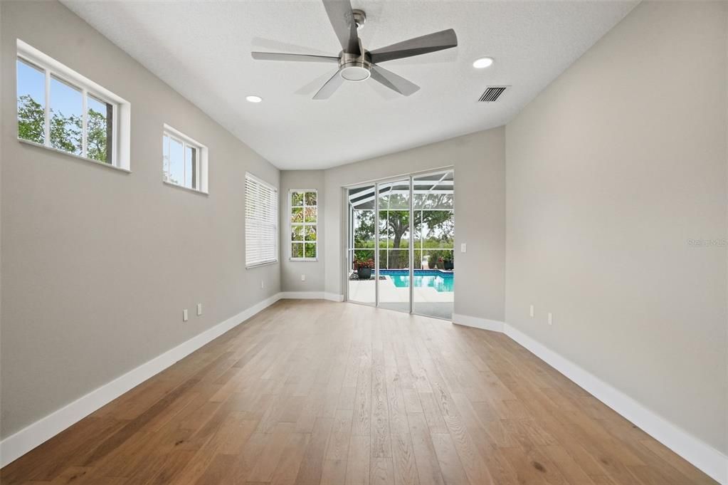 En Venta: $819,900 (3 camas, 2 baños, 2139 Pies cuadrados)