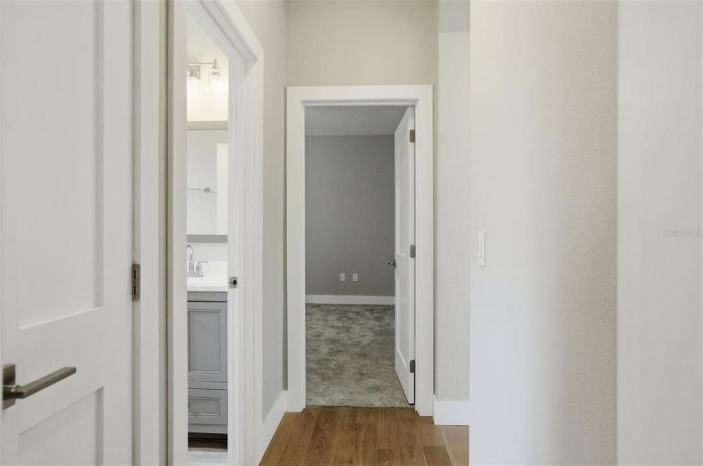 En Venta: $819,900 (3 camas, 2 baños, 2139 Pies cuadrados)