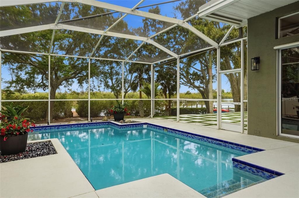En Venta: $819,900 (3 camas, 2 baños, 2139 Pies cuadrados)