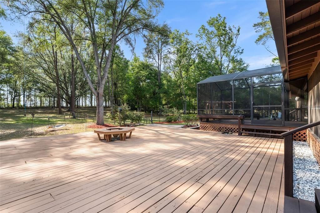 Activo con contrato: $775,000 (4 camas, 2 baños, 2735 Pies cuadrados)