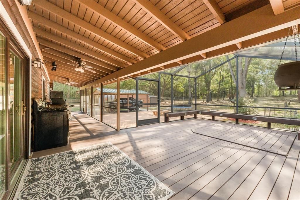 Activo con contrato: $775,000 (4 camas, 2 baños, 2735 Pies cuadrados)