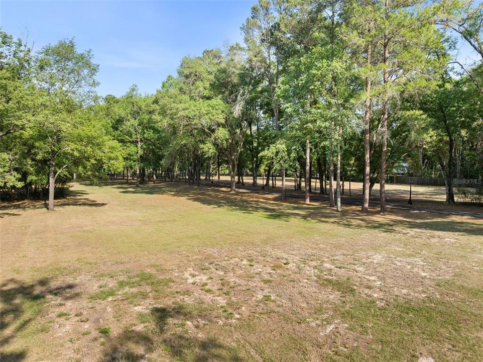 Activo con contrato: $775,000 (4 camas, 2 baños, 2735 Pies cuadrados)