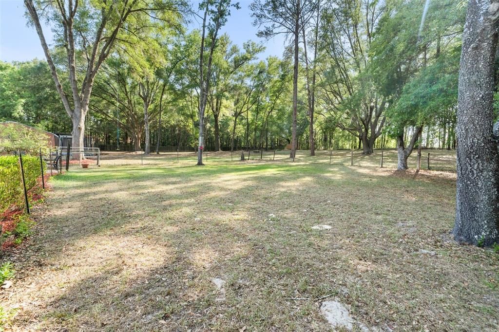 Activo con contrato: $775,000 (4 camas, 2 baños, 2735 Pies cuadrados)
