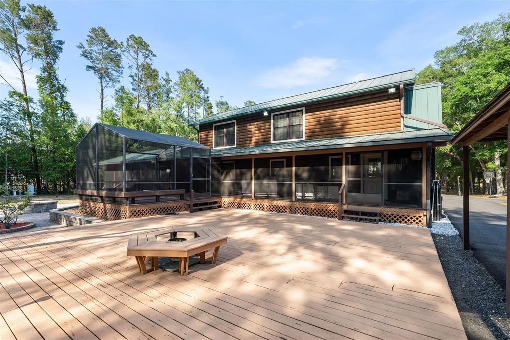 Activo con contrato: $775,000 (4 camas, 2 baños, 2735 Pies cuadrados)