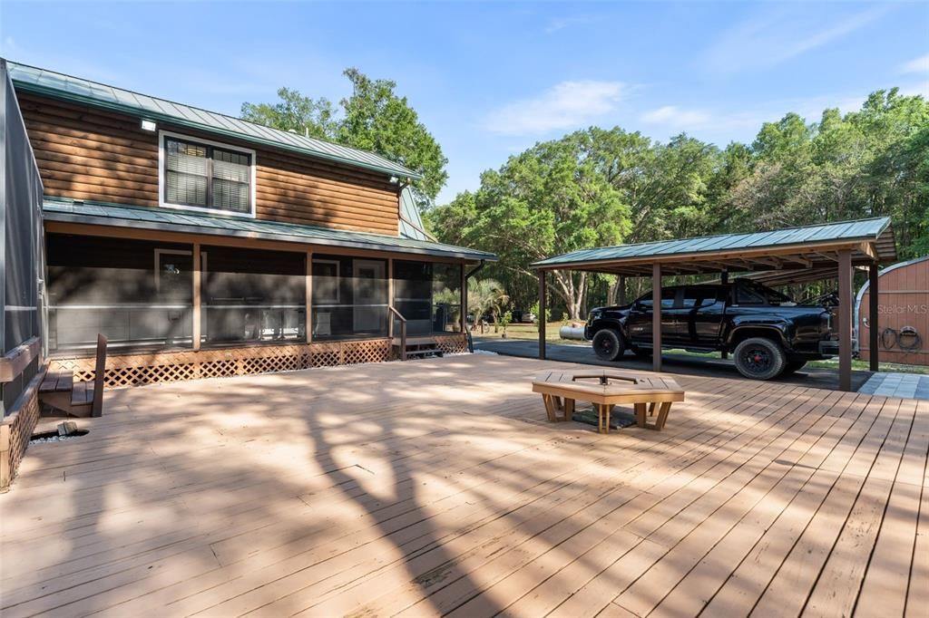 Activo con contrato: $775,000 (4 camas, 2 baños, 2735 Pies cuadrados)