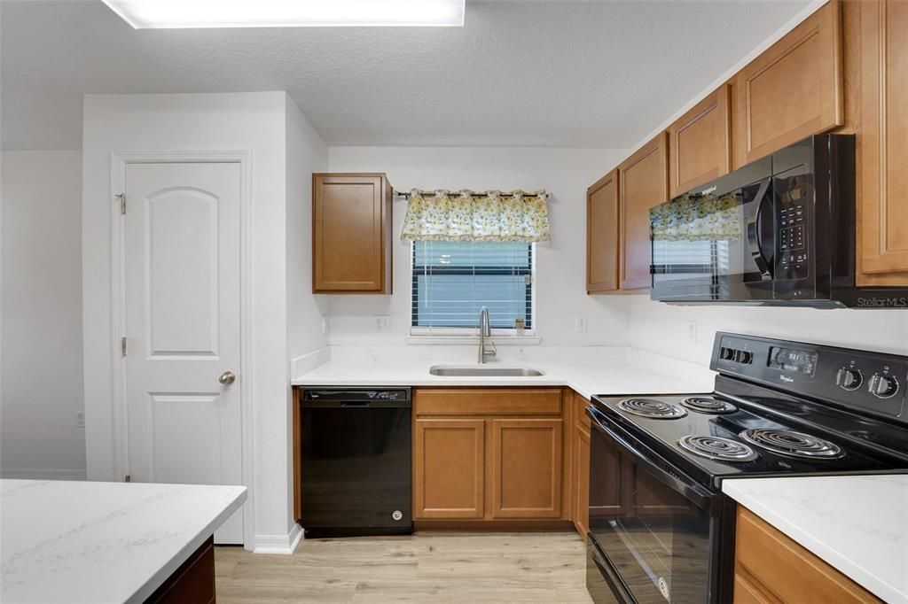 En Venta: $299,999 (3 camas, 2 baños, 1483 Pies cuadrados)