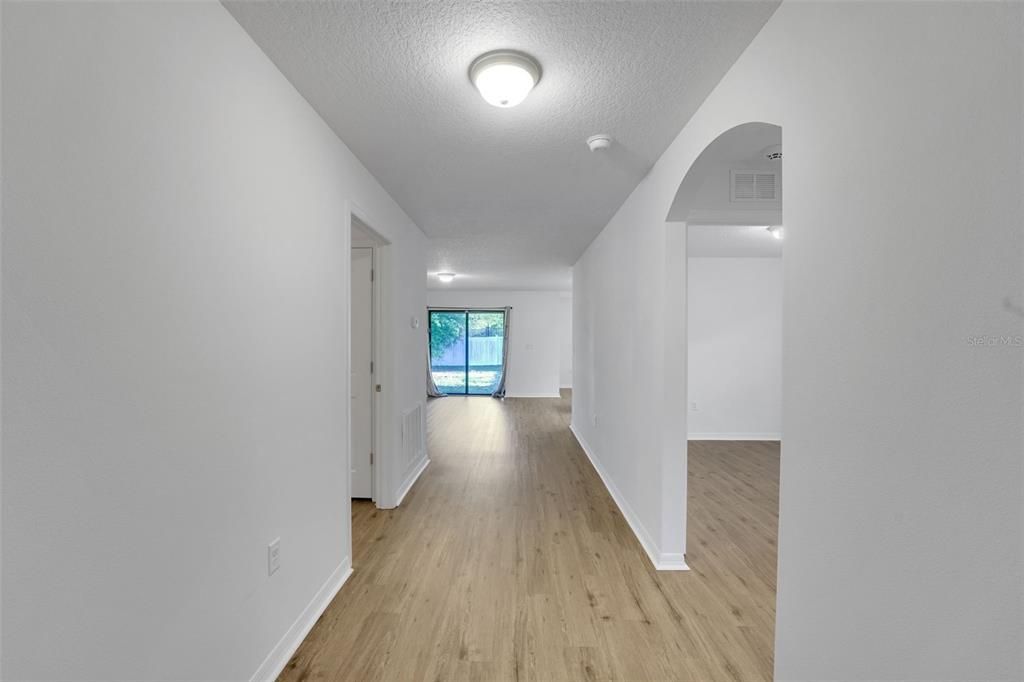 En Venta: $299,999 (3 camas, 2 baños, 1483 Pies cuadrados)