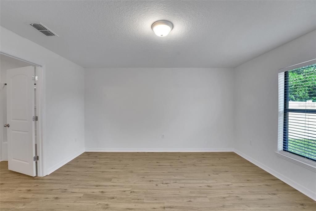 En Venta: $299,999 (3 camas, 2 baños, 1483 Pies cuadrados)