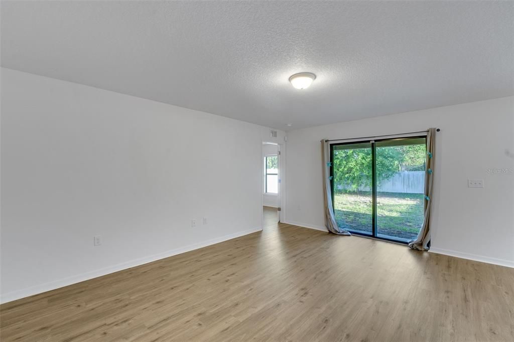 En Venta: $299,999 (3 camas, 2 baños, 1483 Pies cuadrados)