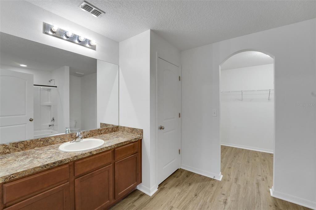 En Venta: $299,999 (3 camas, 2 baños, 1483 Pies cuadrados)