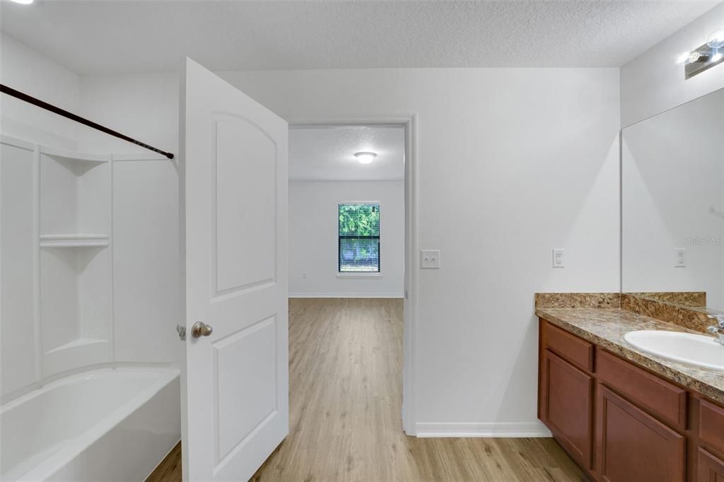 En Venta: $299,999 (3 camas, 2 baños, 1483 Pies cuadrados)