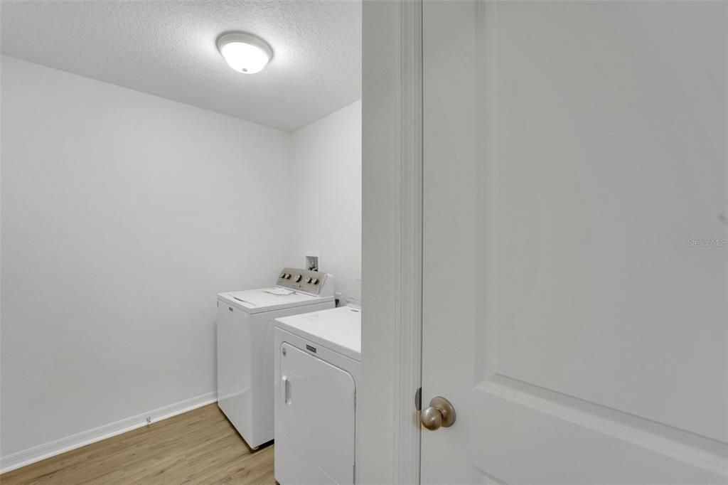 En Venta: $299,999 (3 camas, 2 baños, 1483 Pies cuadrados)