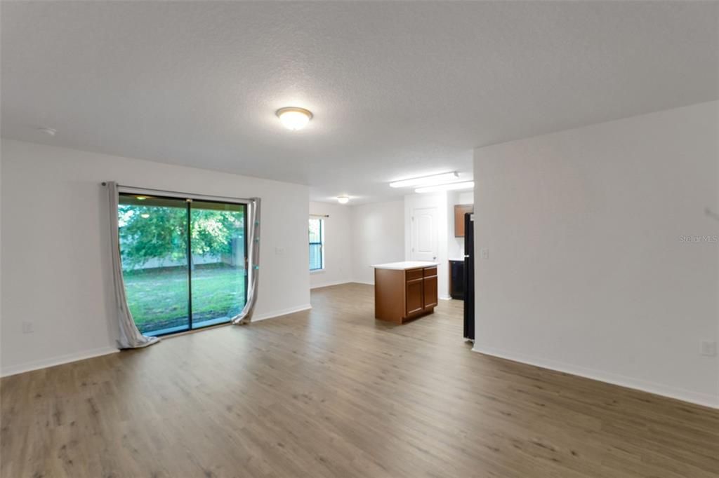 En Venta: $299,999 (3 camas, 2 baños, 1483 Pies cuadrados)