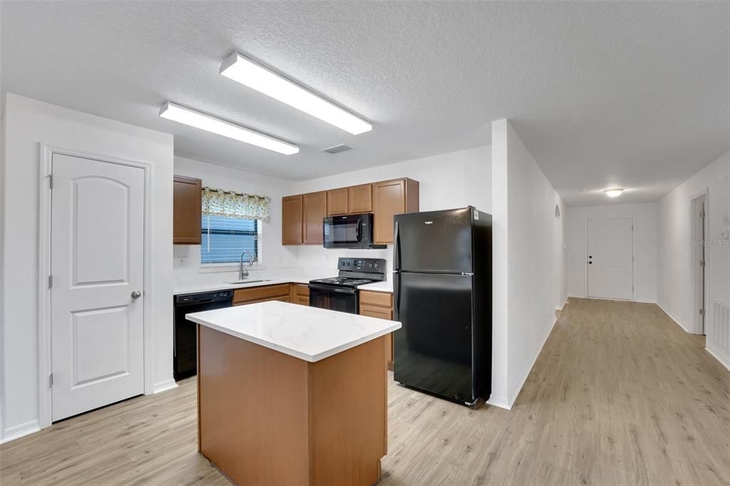 En Venta: $299,999 (3 camas, 2 baños, 1483 Pies cuadrados)
