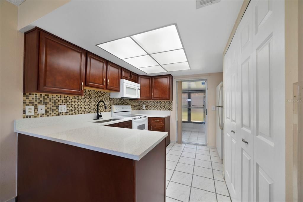 En Venta: $225,000 (2 camas, 2 baños, 960 Pies cuadrados)