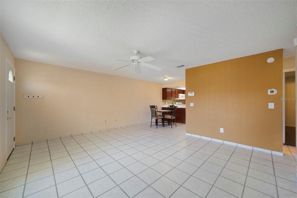 En Venta: $225,000 (2 camas, 2 baños, 960 Pies cuadrados)
