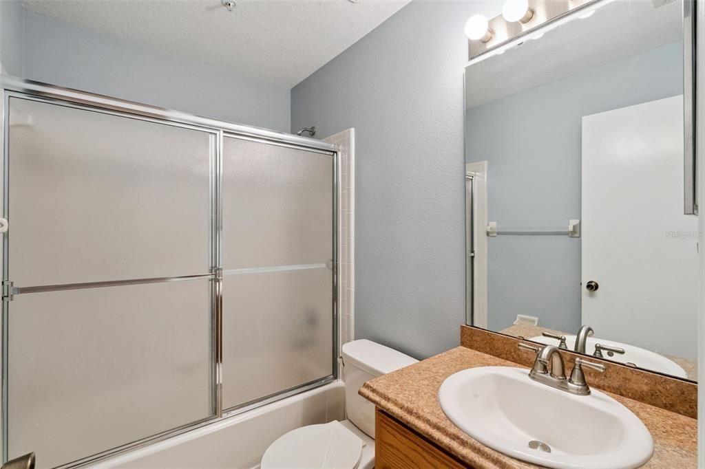 Activo con contrato: $219,900 (2 camas, 2 baños, 1080 Pies cuadrados)