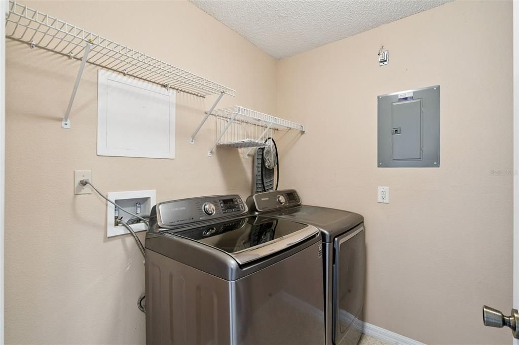 Activo con contrato: $219,900 (2 camas, 2 baños, 1080 Pies cuadrados)