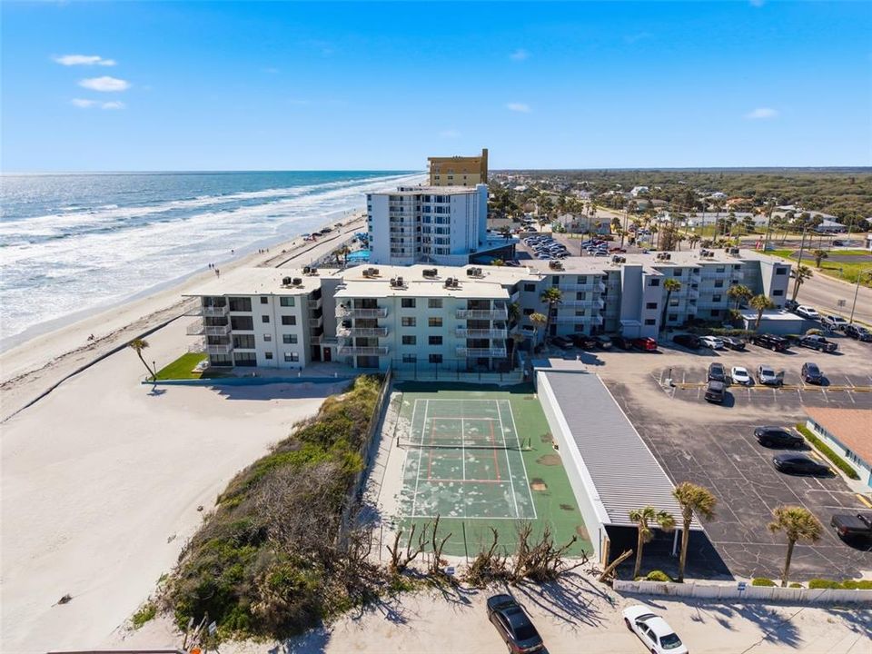 For Sale: $394,990 (1 beds, 1 baths, 860 Square Feet)