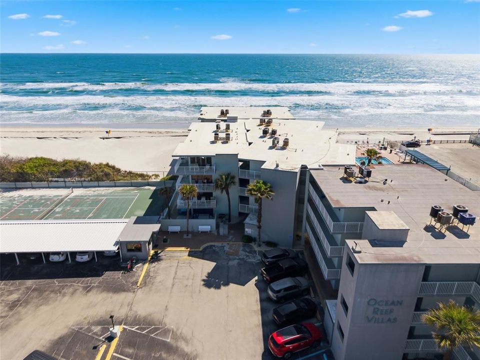 For Sale: $394,990 (1 beds, 1 baths, 860 Square Feet)