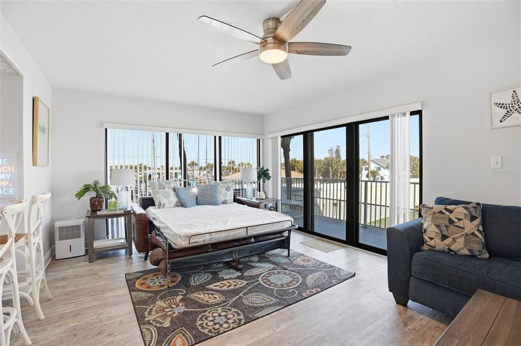 For Sale: $394,990 (1 beds, 1 baths, 860 Square Feet)