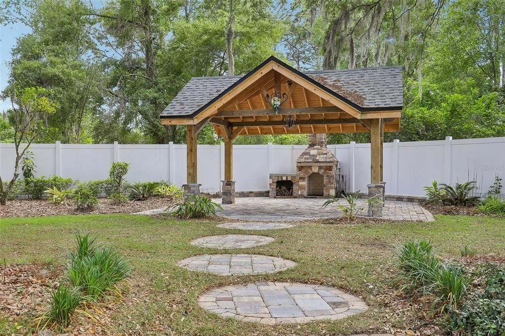 For Sale: $775,000 (3 beds, 3 baths, 1805 Square Feet)