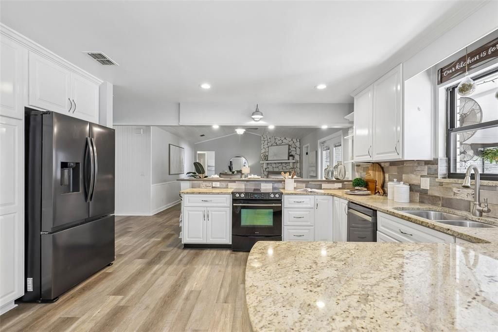 For Sale: $775,000 (3 beds, 3 baths, 1805 Square Feet)