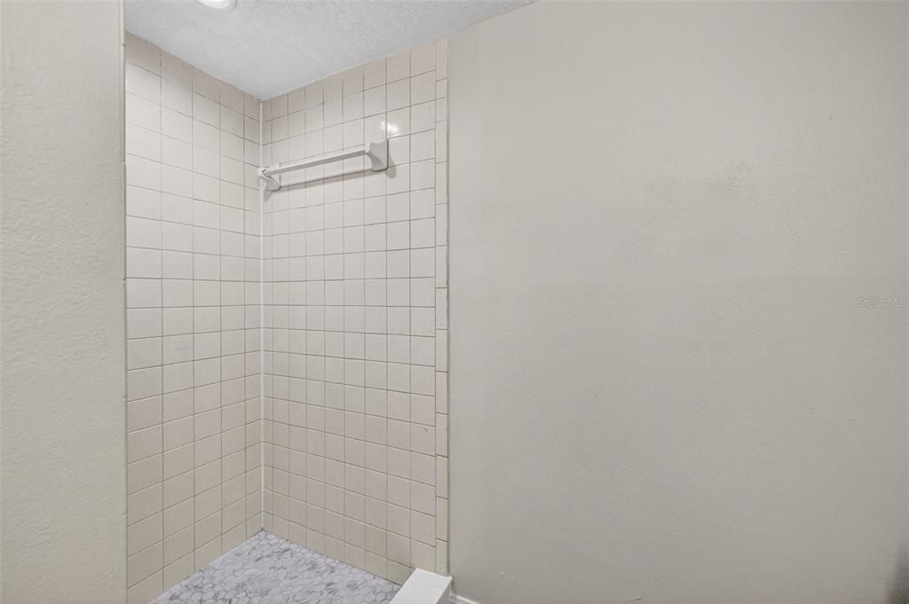 На продажу: $143,900 (2 спален, 2 ванн, 960 Квадратных фут)