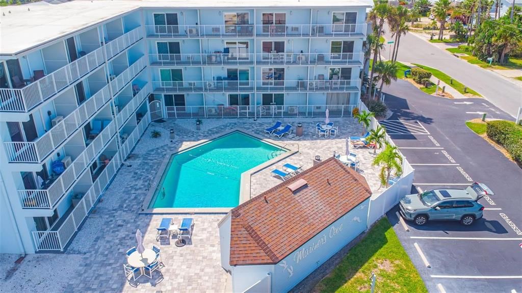 For Sale: $225,000 (1 beds, 1 baths, 448 Square Feet)