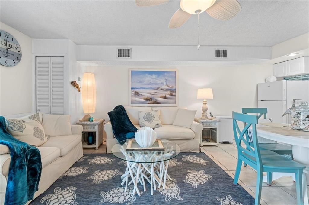 For Sale: $225,000 (1 beds, 1 baths, 448 Square Feet)