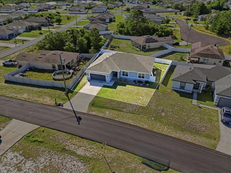 Под контрактом: $249,999 (4 спален, 2 ванн, 1873 Квадратных фут)