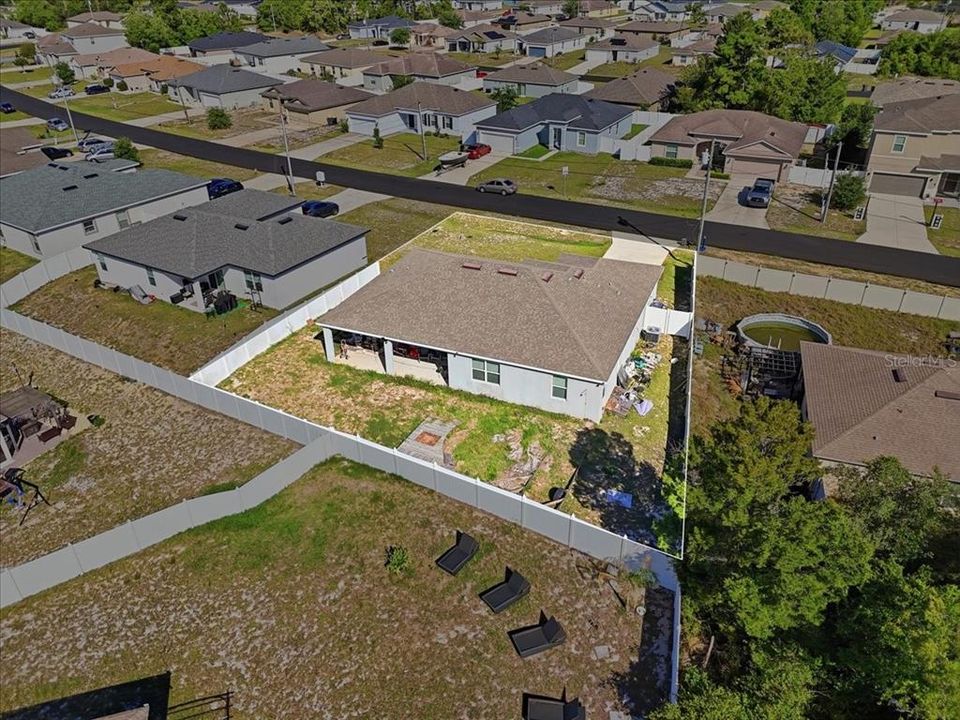 Под контрактом: $249,999 (4 спален, 2 ванн, 1873 Квадратных фут)