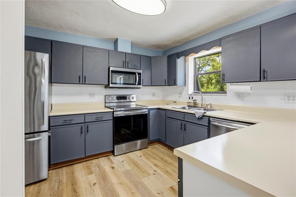 En Venta: $325,000 (3 camas, 2 baños, 1404 Pies cuadrados)