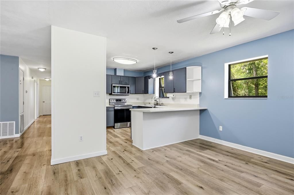 En Venta: $325,000 (3 camas, 2 baños, 1404 Pies cuadrados)