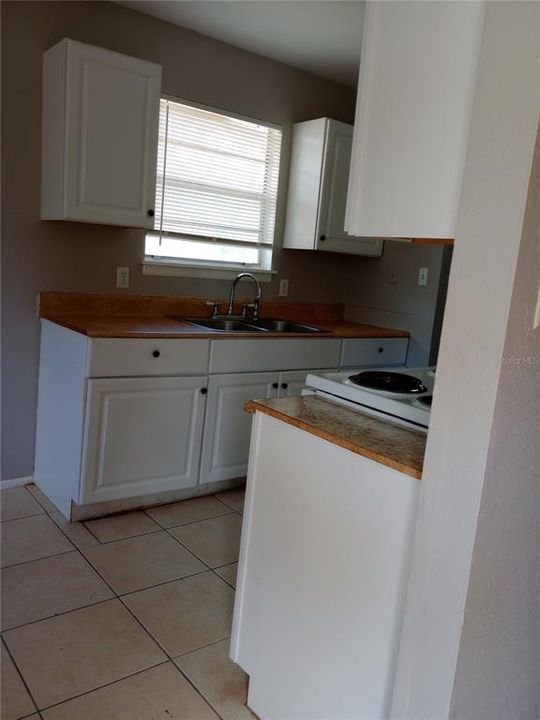 For Rent: $1,050 (2 beds, 1 baths, 820 Square Feet)