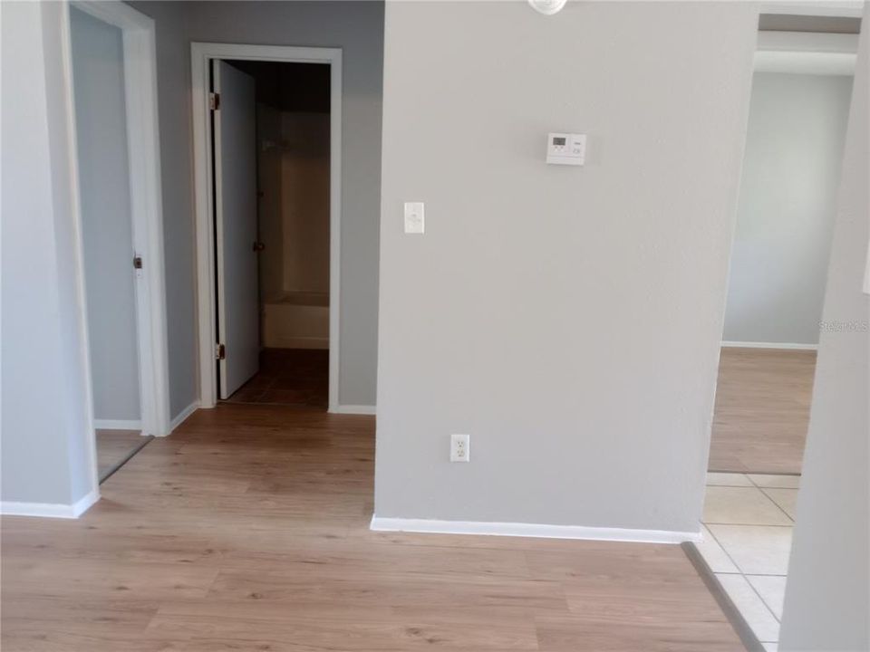 For Rent: $1,050 (2 beds, 1 baths, 820 Square Feet)