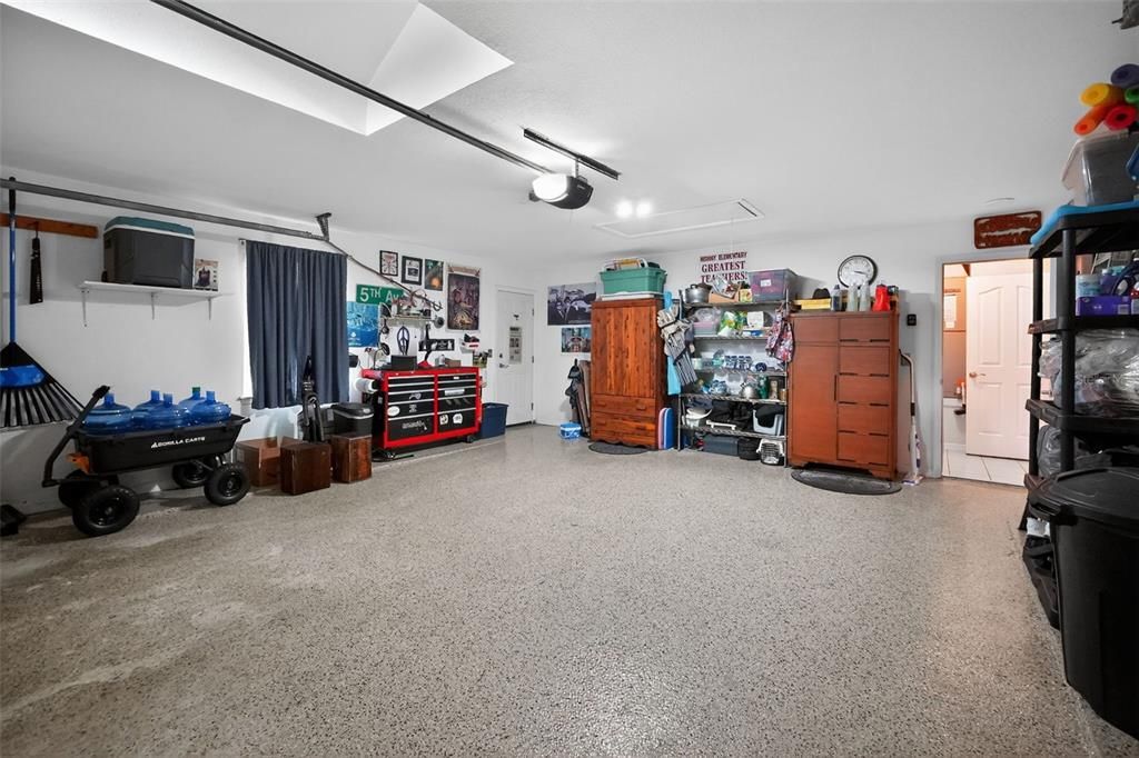 Activo con contrato: $365,000 (3 camas, 2 baños, 1791 Pies cuadrados)