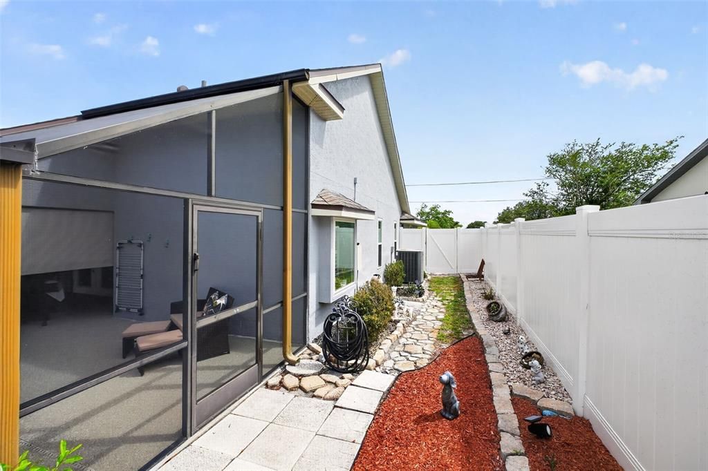 Activo con contrato: $365,000 (3 camas, 2 baños, 1791 Pies cuadrados)