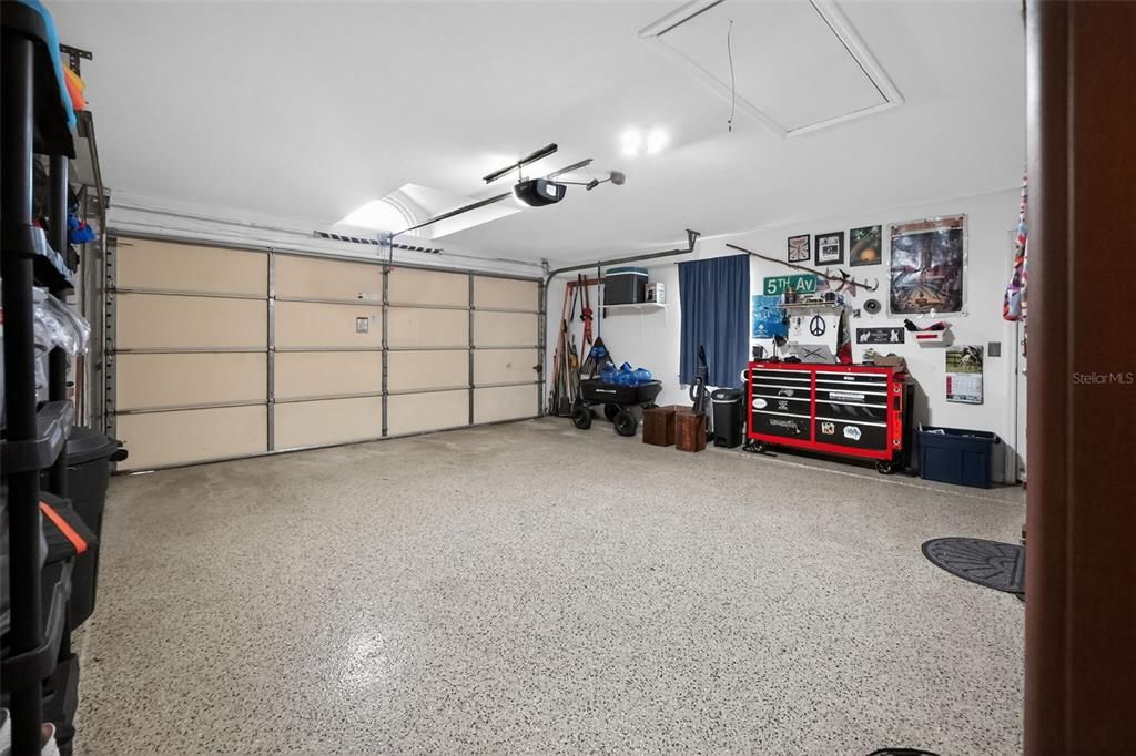 Activo con contrato: $365,000 (3 camas, 2 baños, 1791 Pies cuadrados)