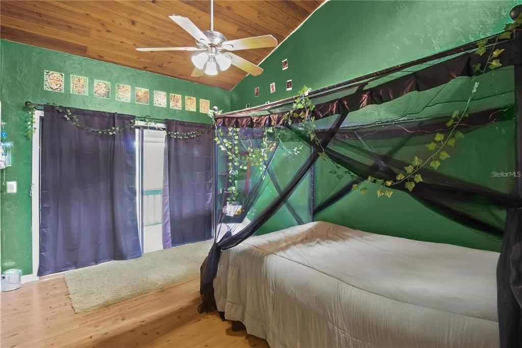 For Sale: $135,000 (2 beds, 2 baths, 1123 Square Feet)