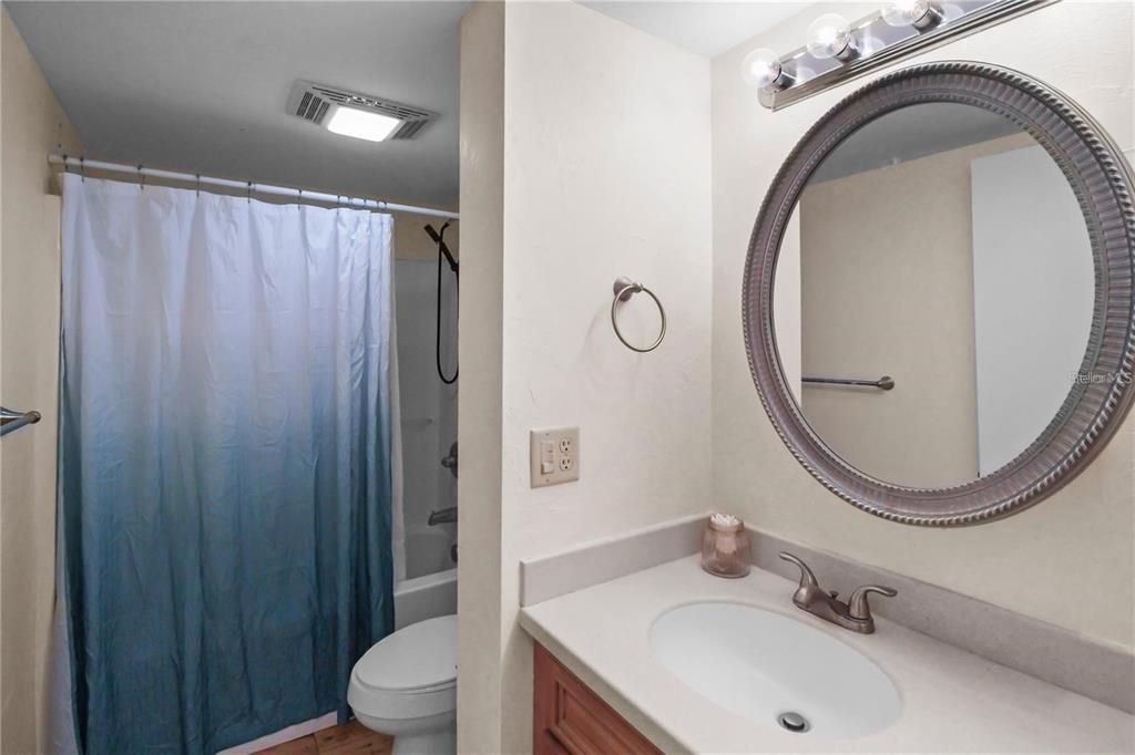 For Sale: $135,000 (2 beds, 2 baths, 1123 Square Feet)